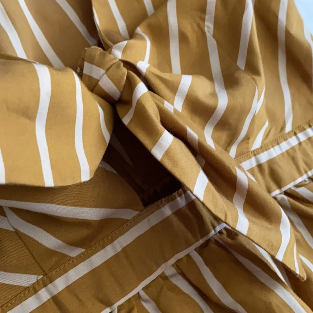 Loft Beach | V-Neck Striped Tie Front Keyhole Short Sleeve Peplum Top (XXS/00) - Picture 5 of 16